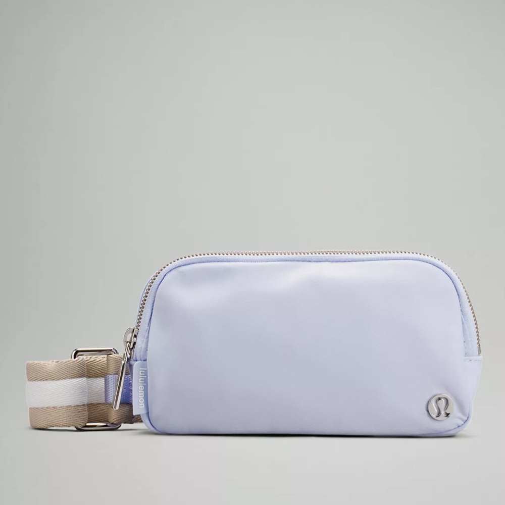 Lululemon Everywhere Crossbody Belt Bag
